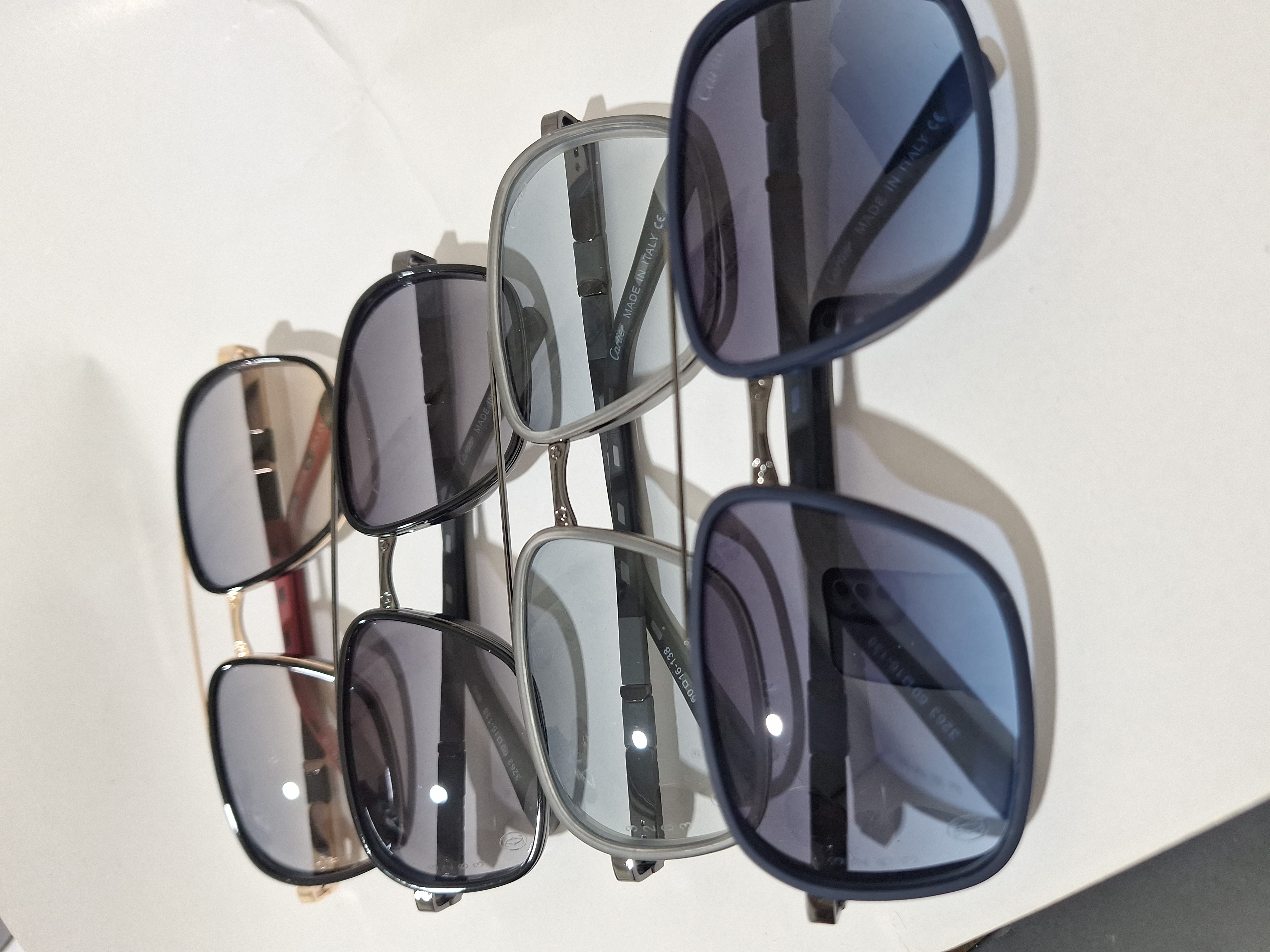 تصویر عینک آفتابی برند کارتیه cartie